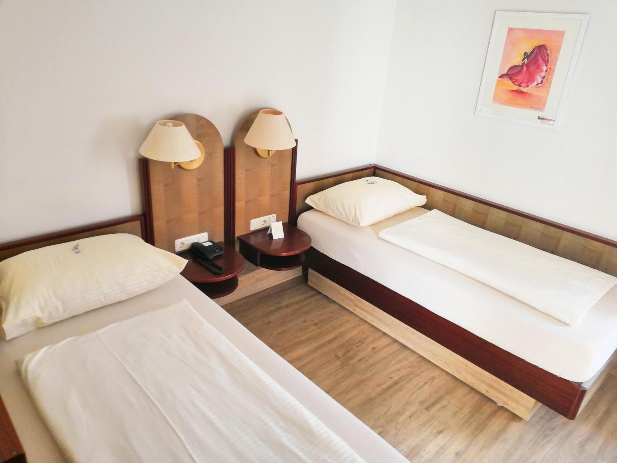 Hotel Fantasie Ansbach Ngoại thất bức ảnh